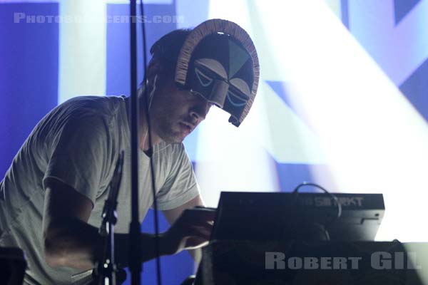 SBTRKT - 2012-02-17 - PARIS - La Machine (du Moulin Rouge) - 